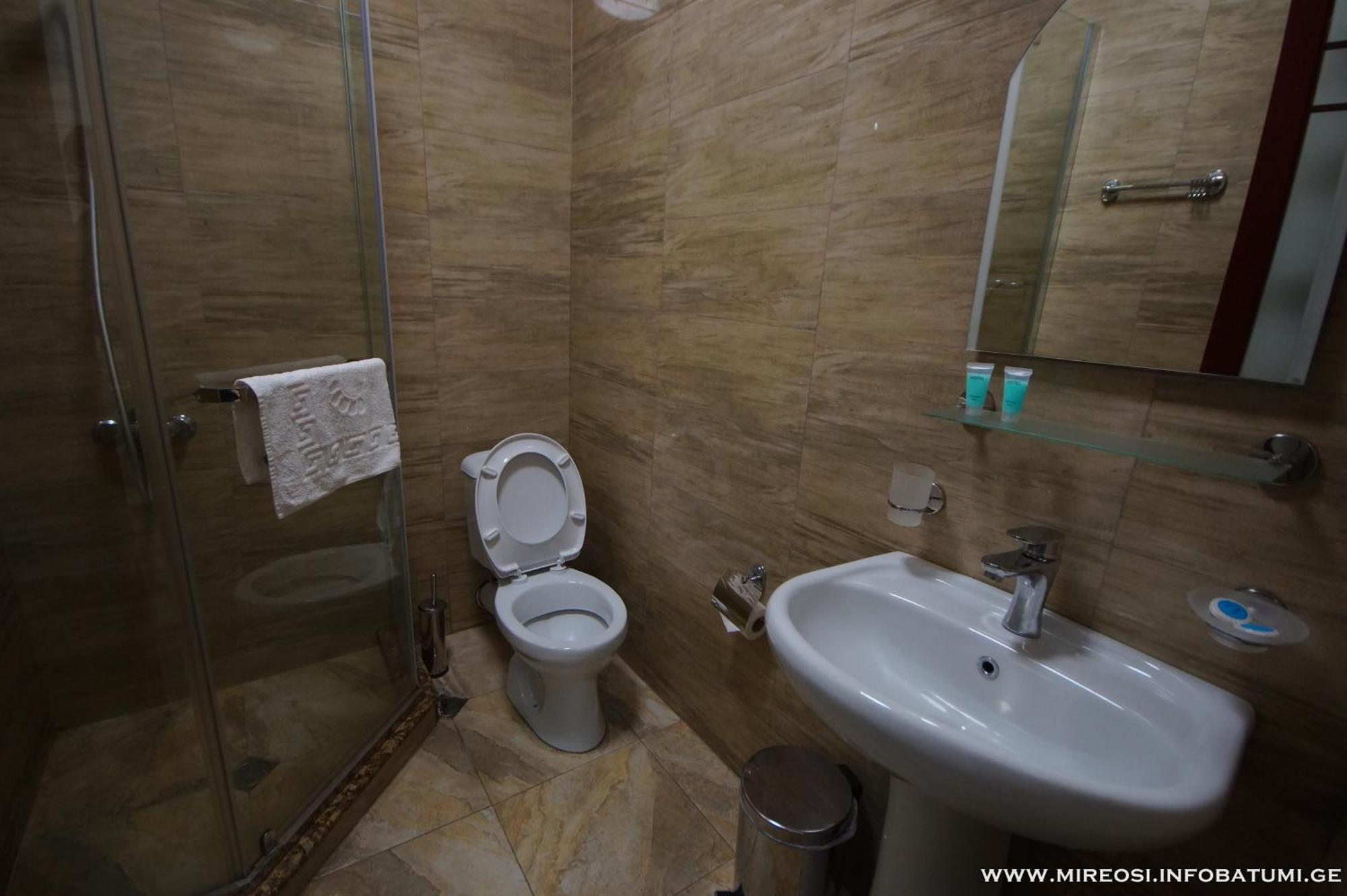 Hotel Mireosi Batumi Eksteriør bilde